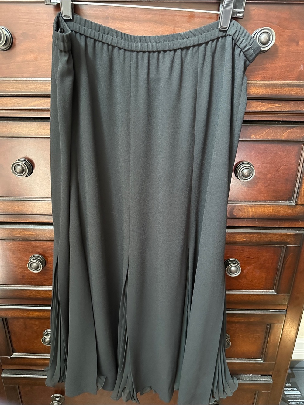 Elegant Black Maxi Skirt with Elastic Waist